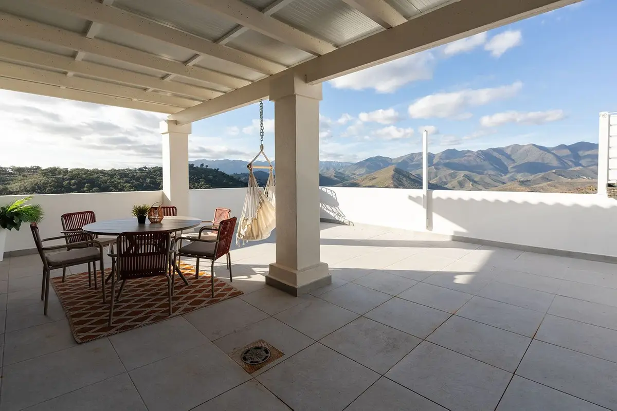 Townhouse for sale in La Mairena — photo 1