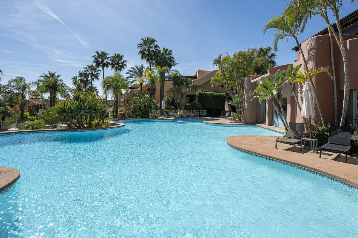 Middle Floor Apartment for sale in Sierra Blanca — photo 1