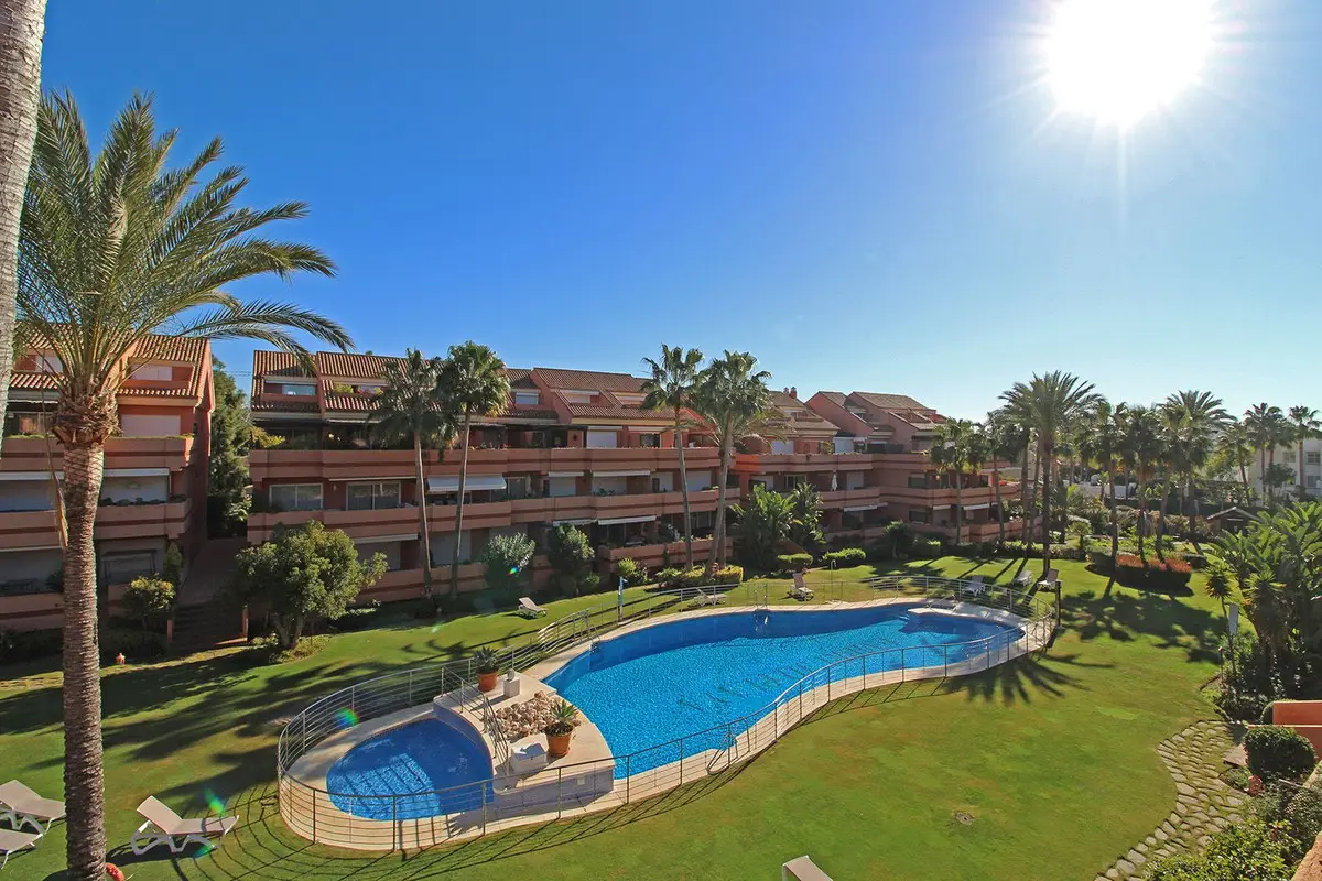 Ground Floor Apartment for sale in Puerto Banús — photo 1