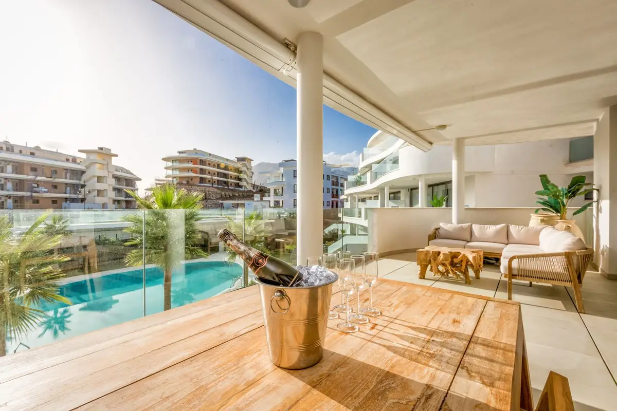 Middle Floor Apartment for sale in Fuengirola — photo 1