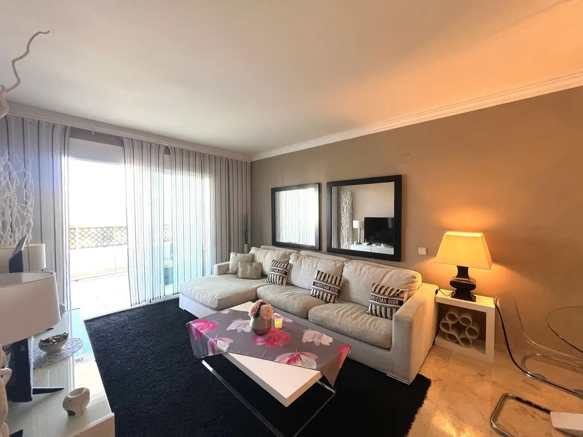 Middle Floor Apartment for sale in Puerto Banús — photo 1