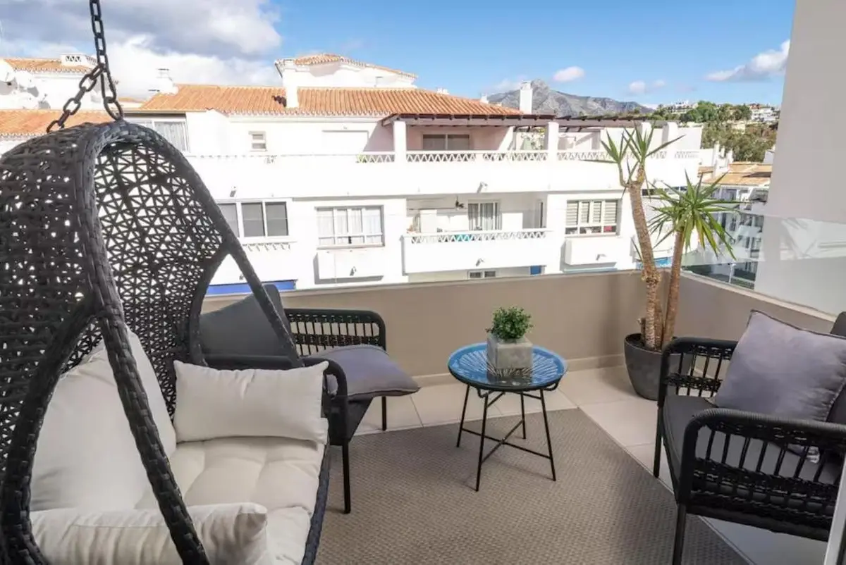 Middle Floor Apartment for sale in Nueva Andalucía — photo 1