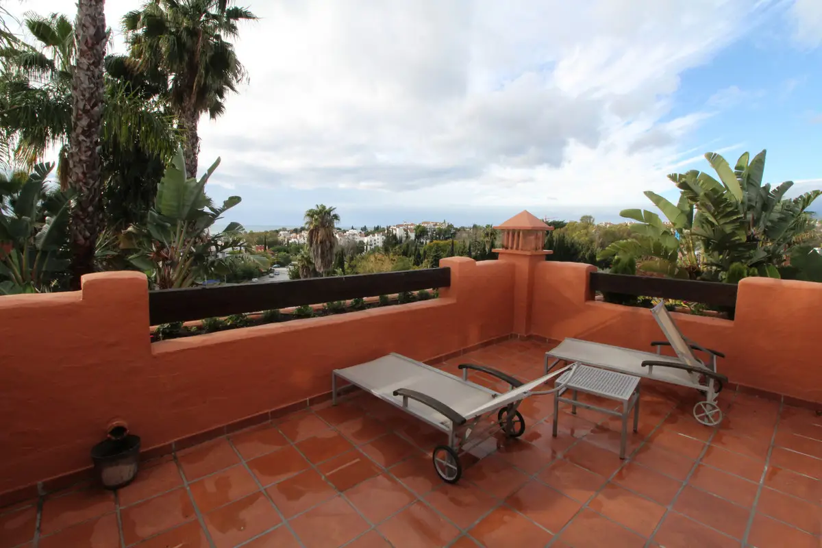 Semi-Detached House for sale in The Golden Mile — photo 1