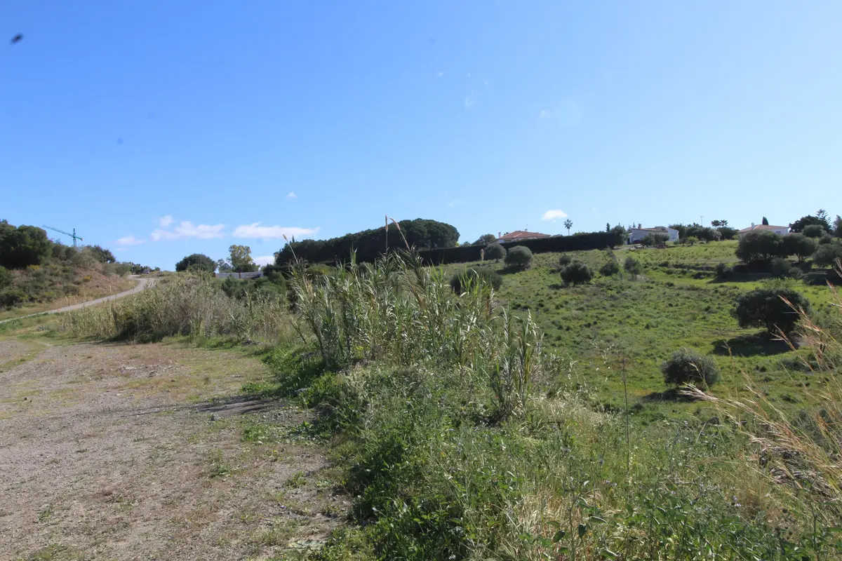 Residential Plot for sale in Benahavís — photo 1
