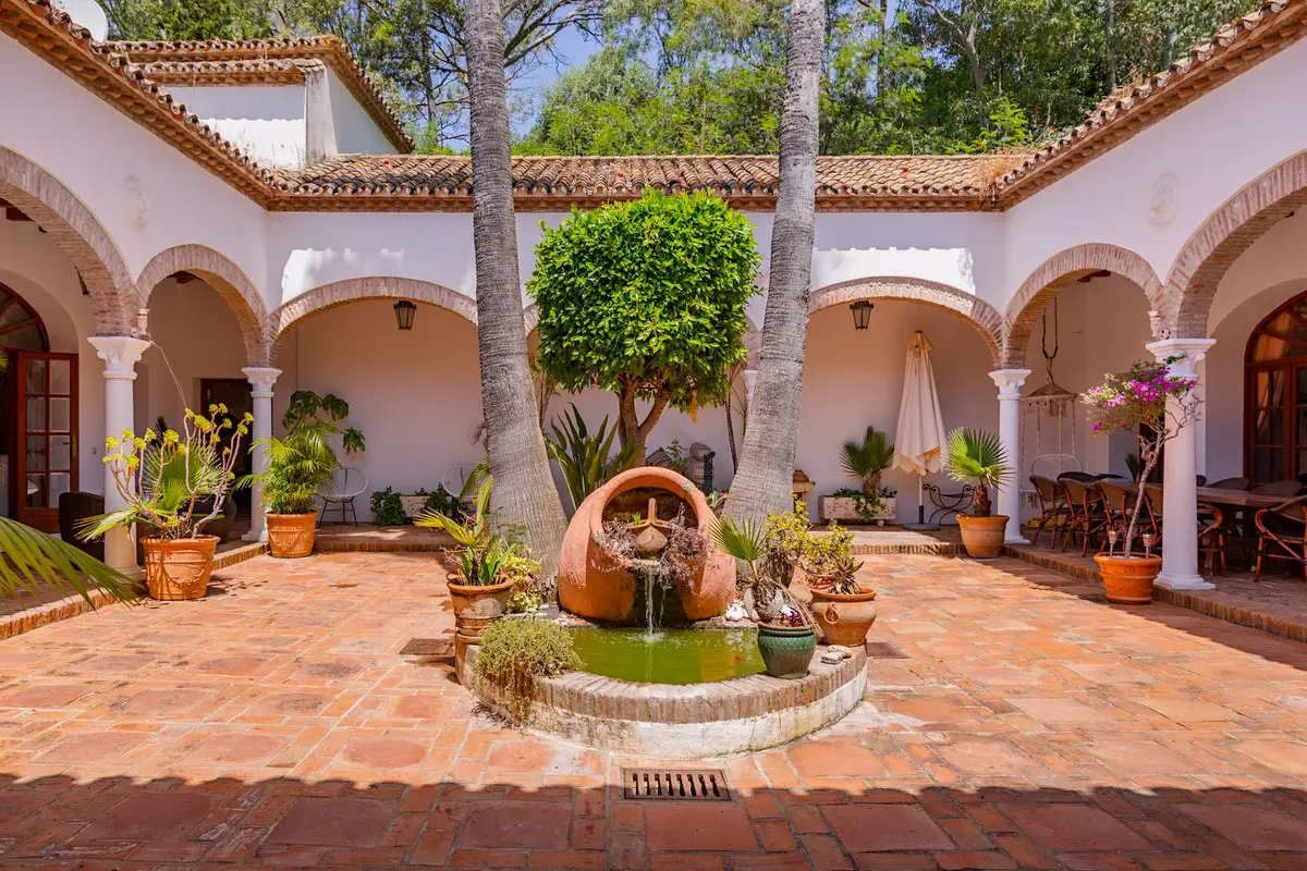 Finca - Cortijo for sale in Manilva — photo 1