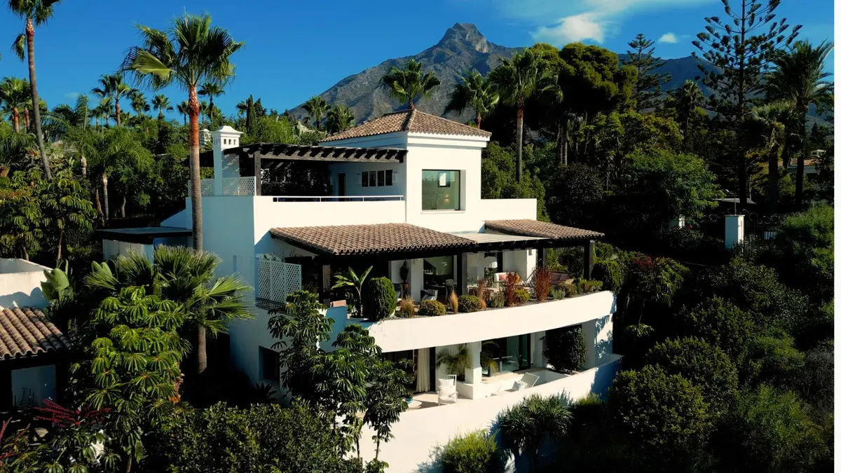 Detached Villa for sale in The Golden Mile — photo 1