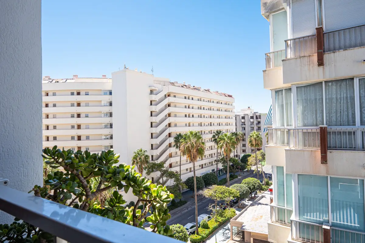 Middle Floor Apartment for sale in Marbella — photo 1