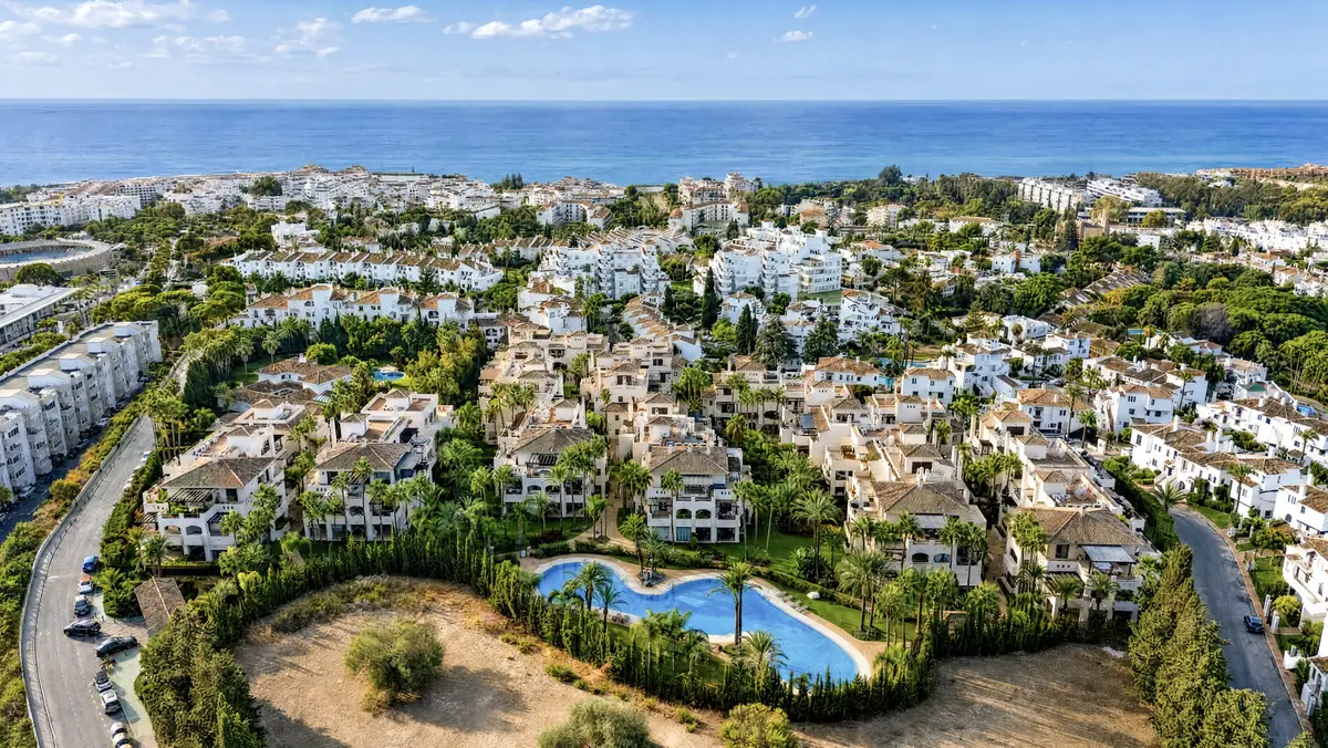 Middle Floor Apartment for sale in Puerto Banús — photo 1