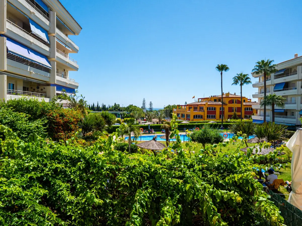 Middle Floor Apartment for sale in Marbella — photo 1