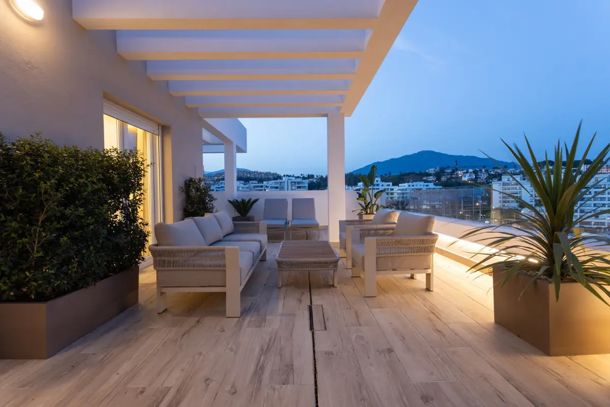 Middle Floor Apartment for sale in Nueva Andalucía — photo 1
