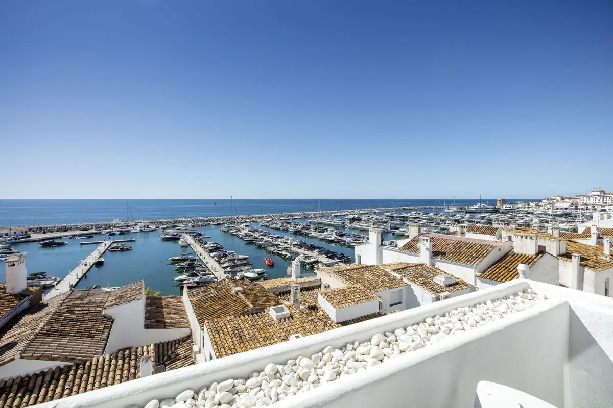 Top Floor Apartment for sale in Puerto Banús — photo 1