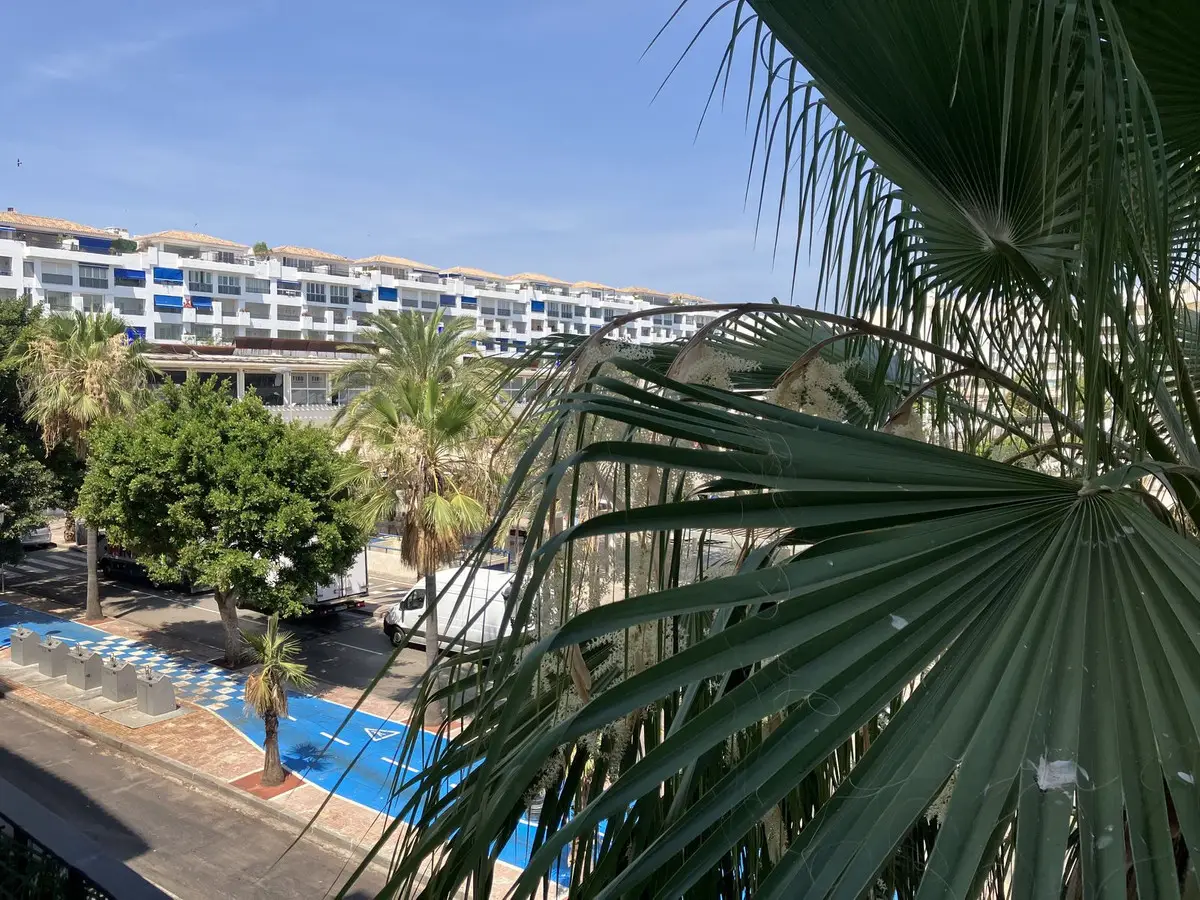 Middle Floor Apartment for sale in Puerto Banús — photo 1