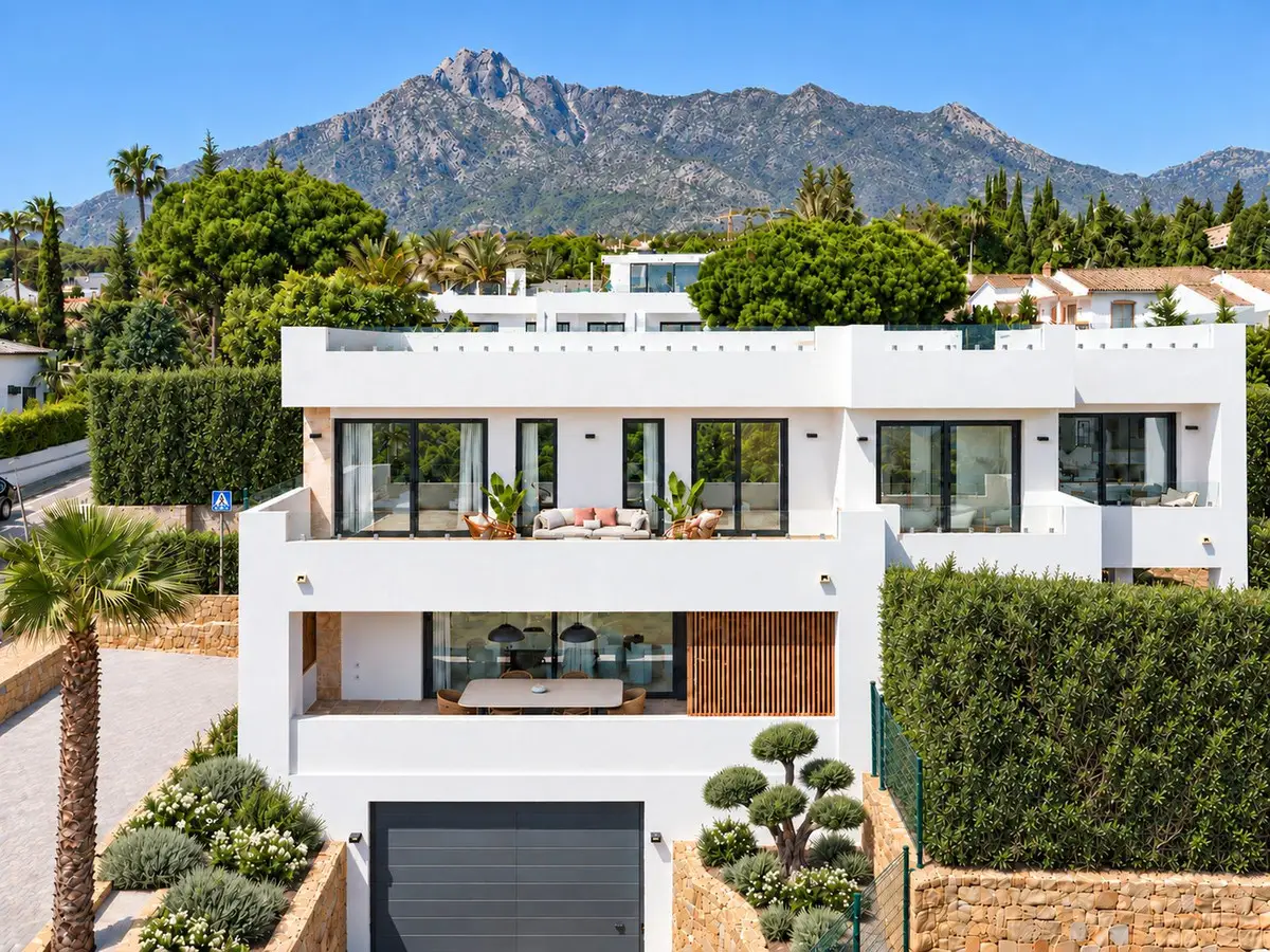 Detached Villa for sale in Nagüeles — photo 1