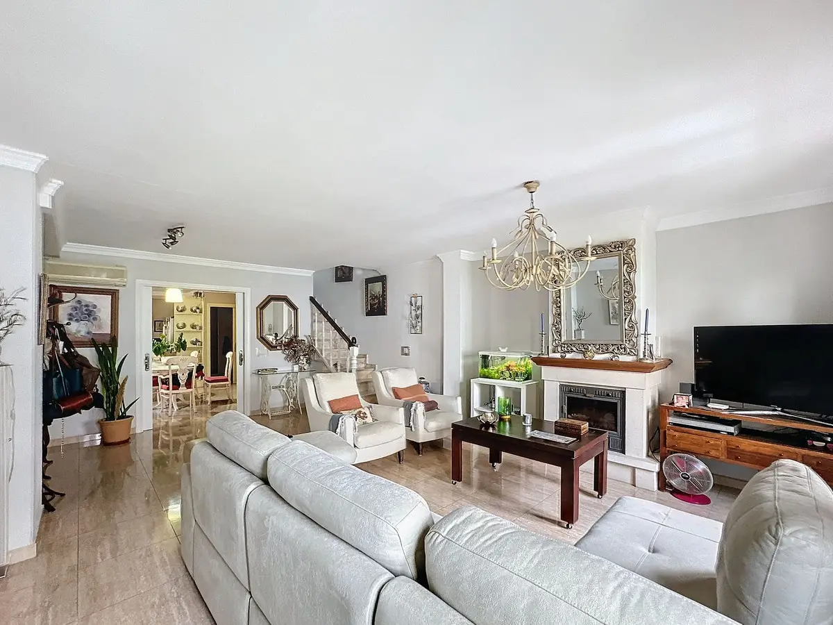 Semi-Detached House for sale in Estepona — photo 1