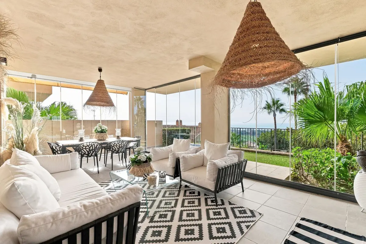 Ground Floor Apartment for sale in Benahavís — photo 1