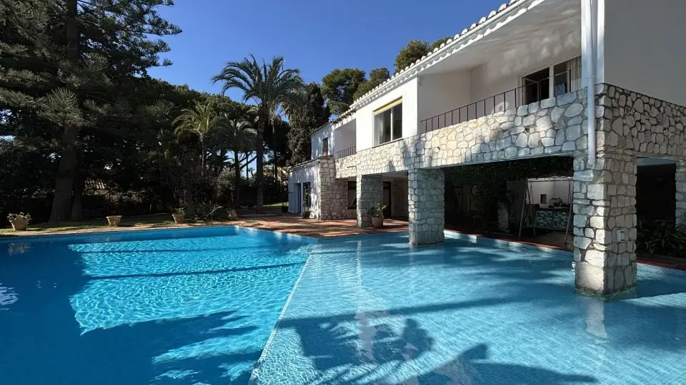 Detached Villa for sale in Marbella — photo 1