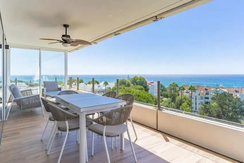 Middle Floor Apartment for sale in Marbella — photo 1