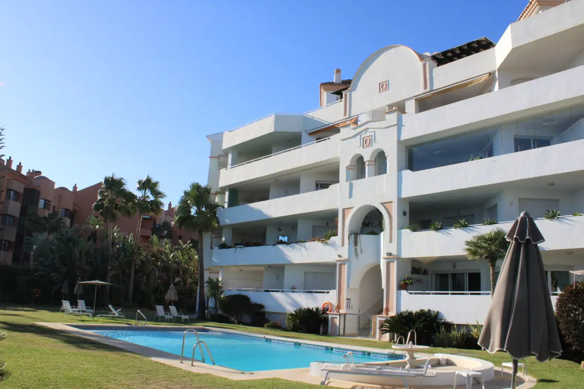 Middle Floor Apartment for sale in Marbella — photo 1