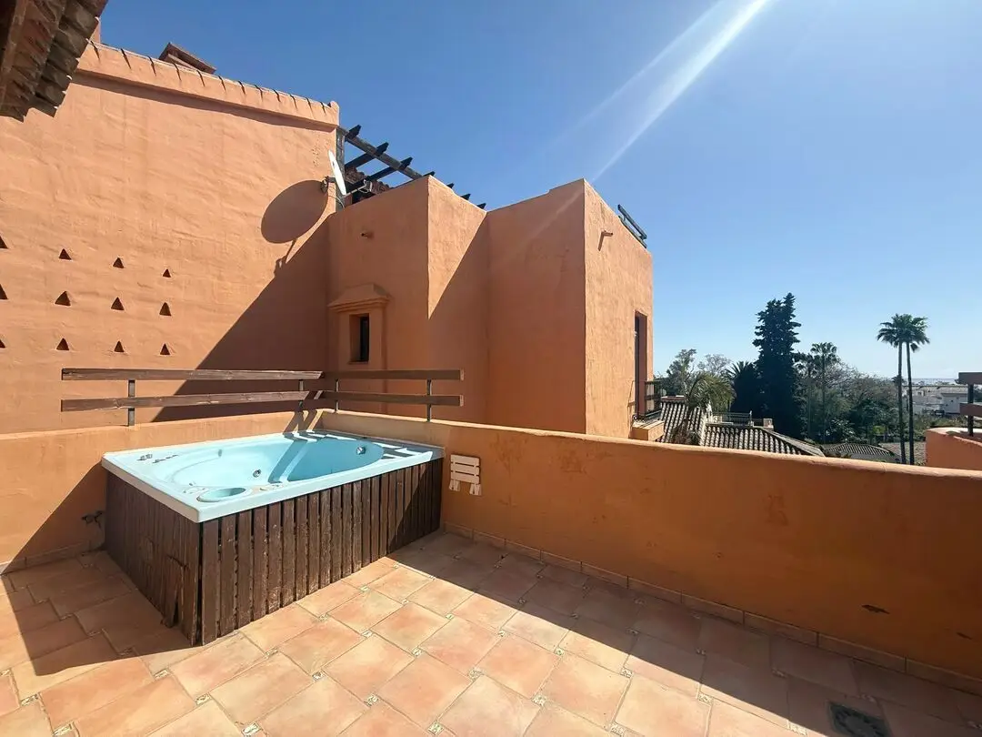 Duplex for sale in Estepona — photo 1