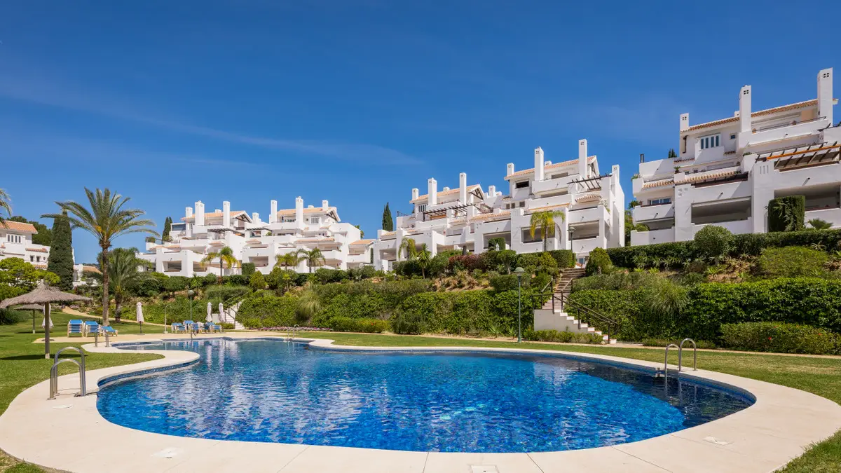 Middle Floor Apartment for sale in Marbella — photo 1