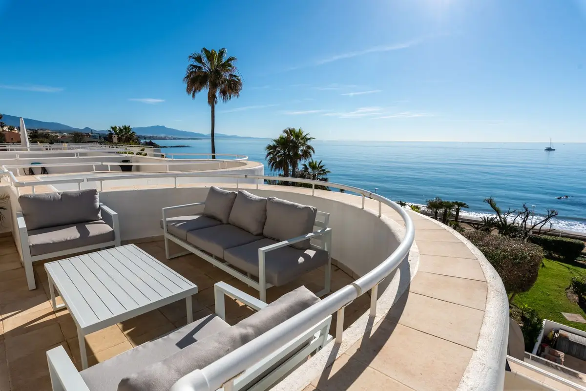Ground Floor Apartment for sale in Estepona — photo 1