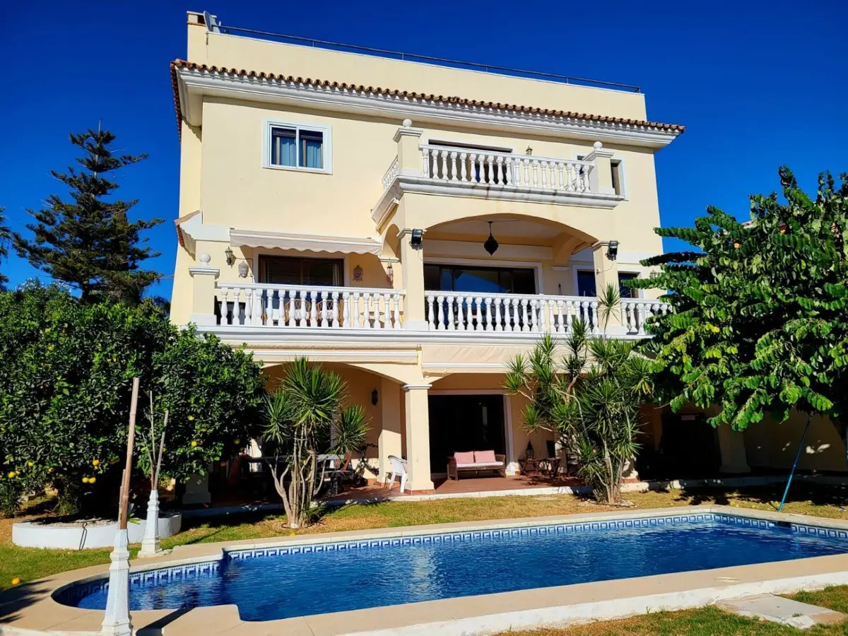 Detached Villa for sale in Marbella — photo 1