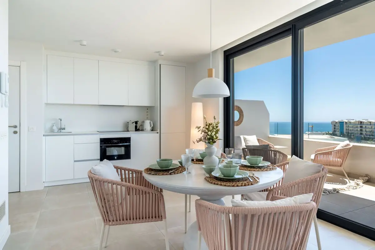 Middle Floor Apartment for sale in Fuengirola — photo 1