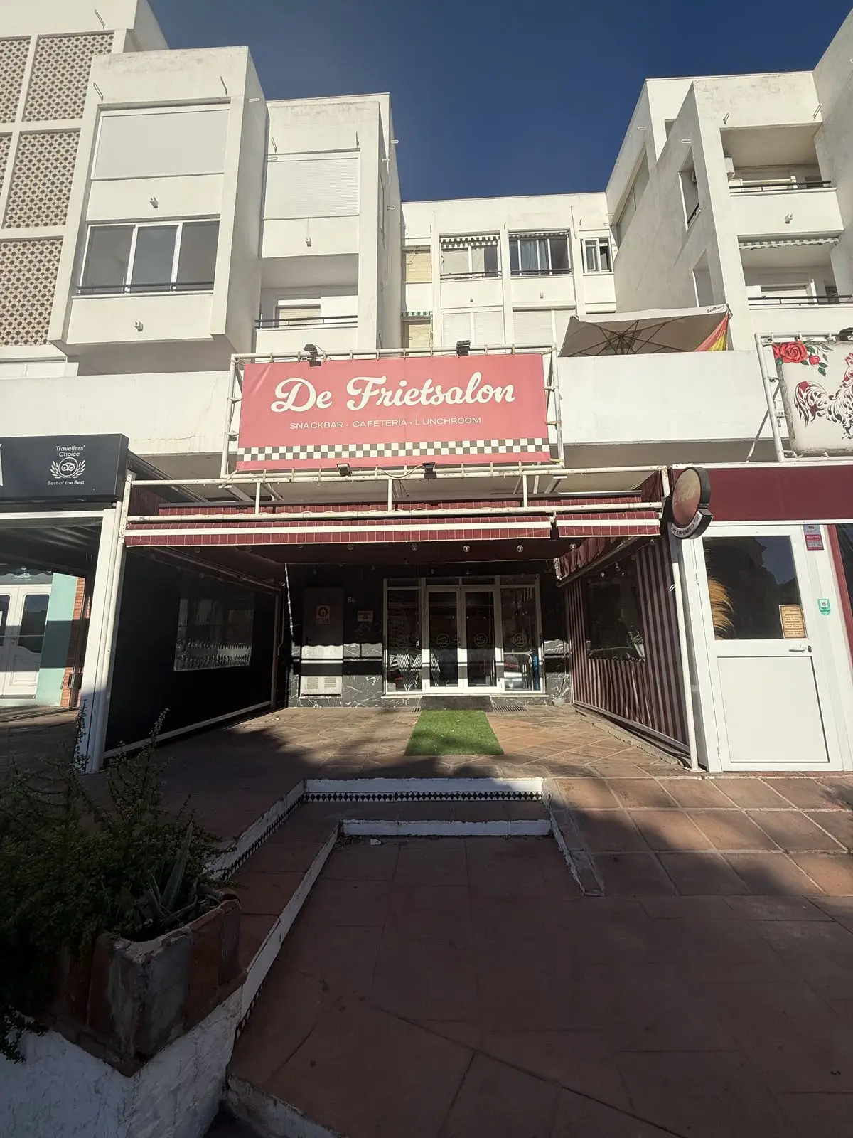 Bar for sale in La Carihuela — photo 1