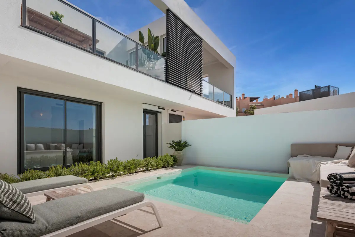 Semi-Detached House for sale in Riviera del Sol — photo 1
