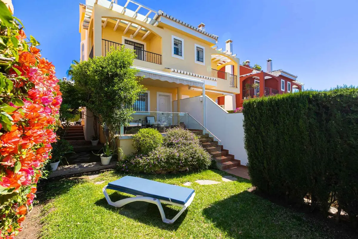Semi-Detached House for sale in Costabella — photo 1