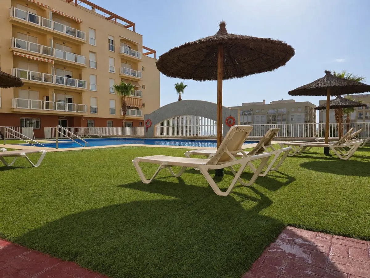 Middle Floor Apartment for sale in San Luis de Sabinillas — photo 1