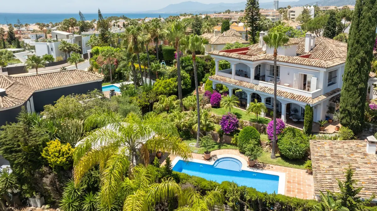 Detached Villa for sale in Bahía de Marbella — photo 1