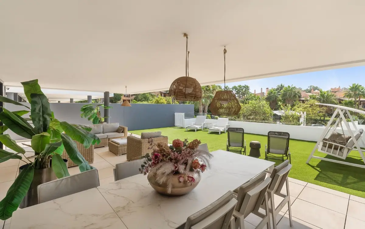 Ground Floor Apartment for sale in Estepona — photo 1