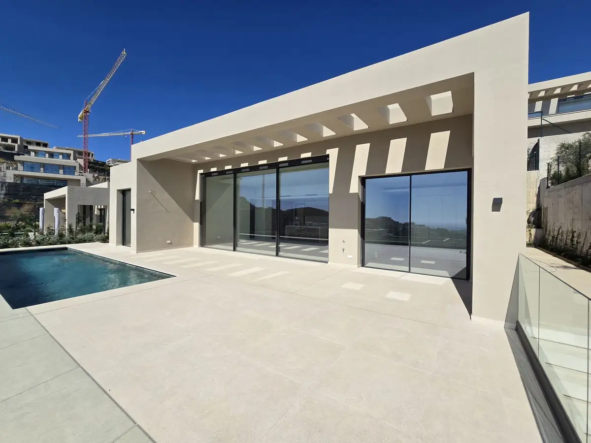 Detached Villa for sale in Benahavís — photo 1