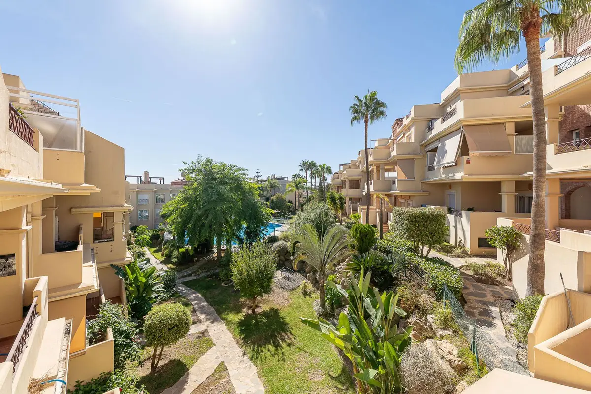 Middle Floor Apartment for sale in Bel Air — photo 1