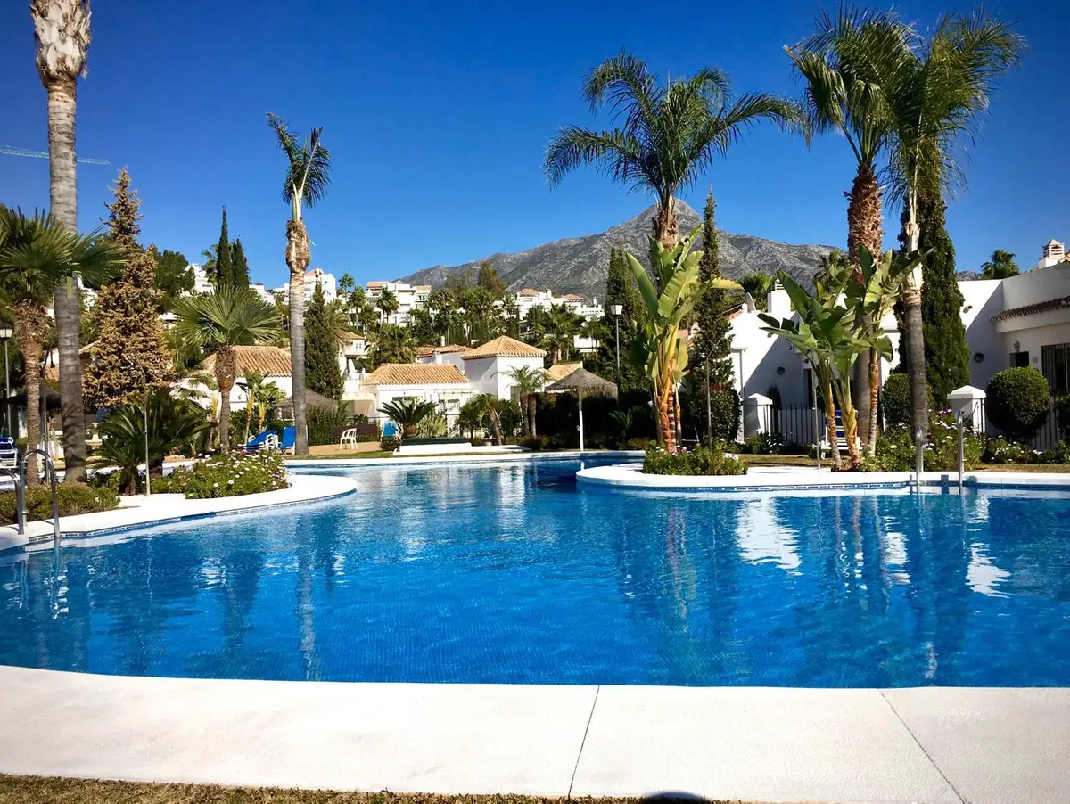 Top Floor Apartment for sale in Nueva Andalucía — photo 1