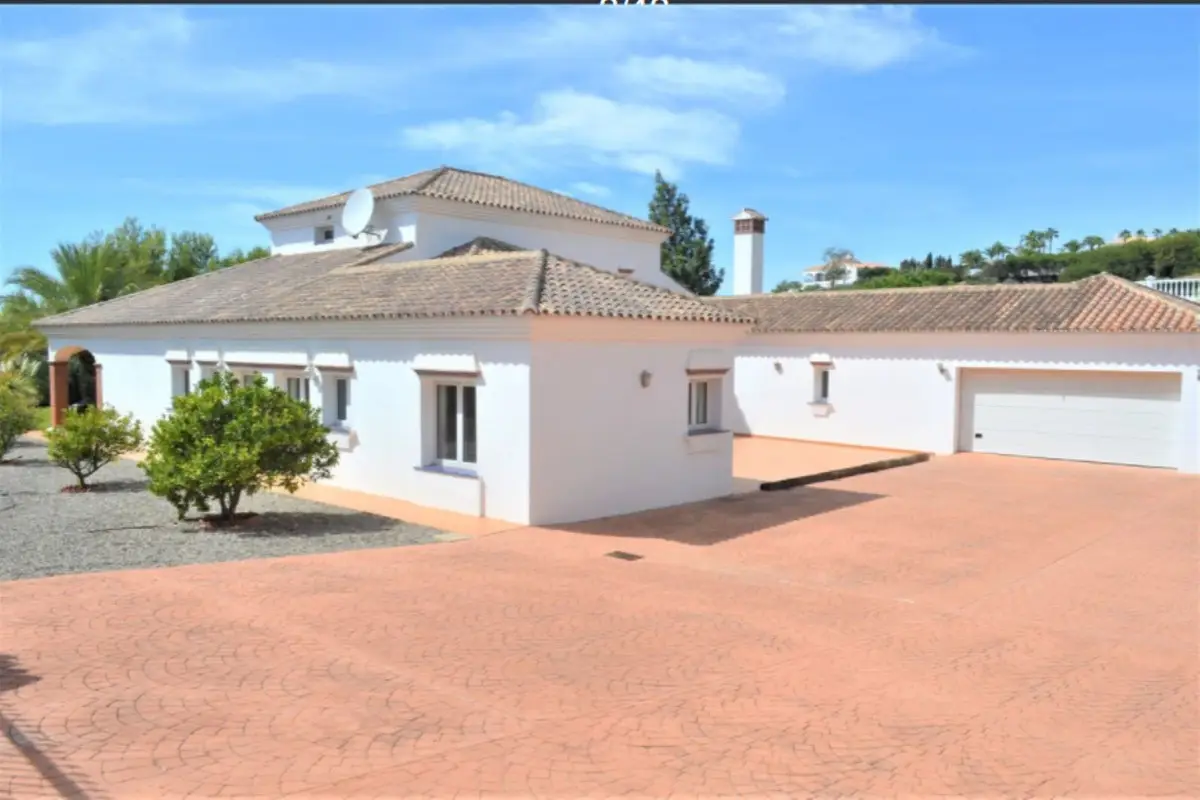 Detached Villa for sale in Mijas — photo 1