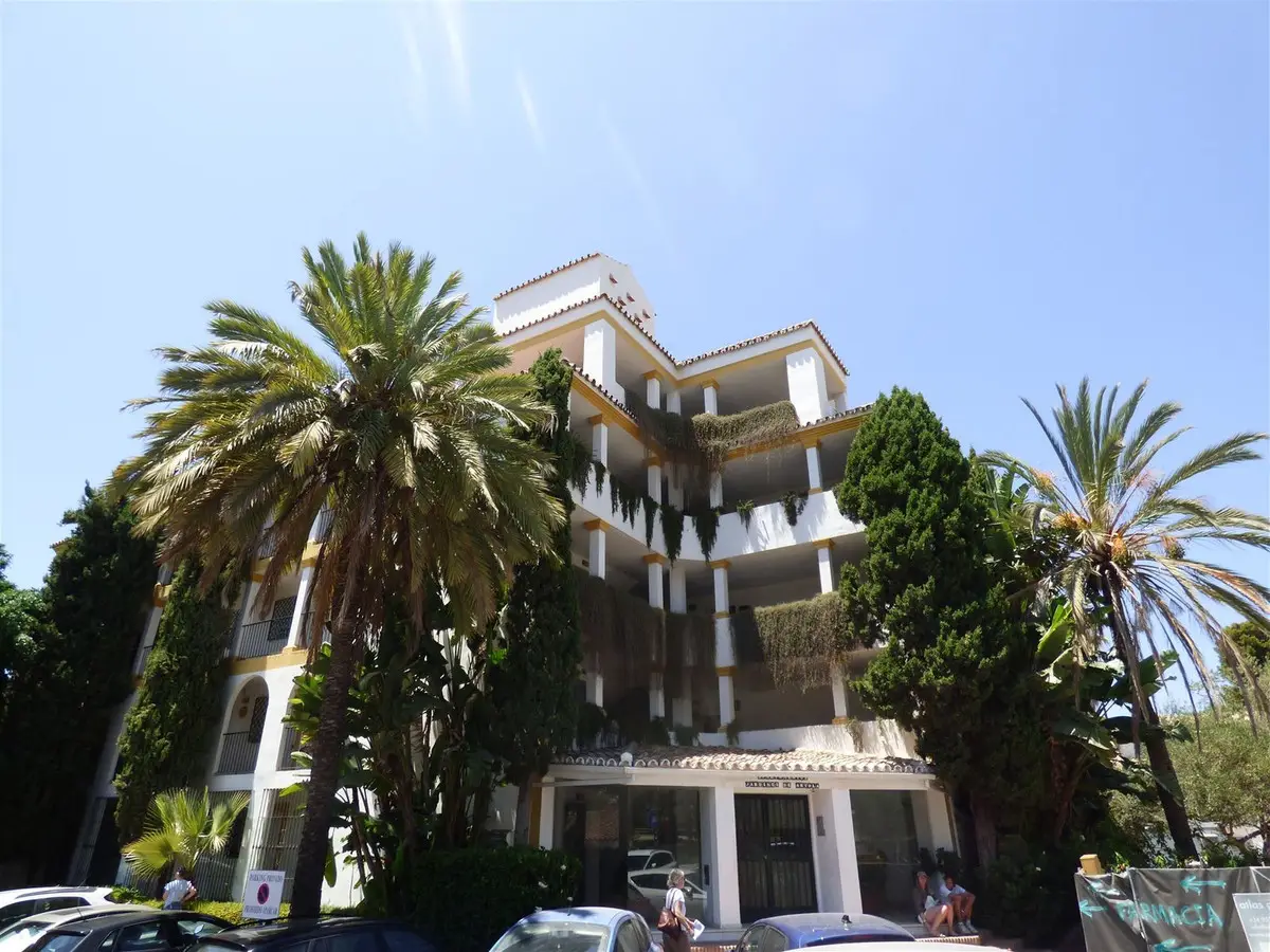 Middle Floor Apartment for sale in Artola — photo 1