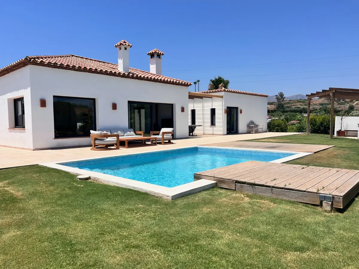 Villa independiente en venta en New Golden Mile — foto 1