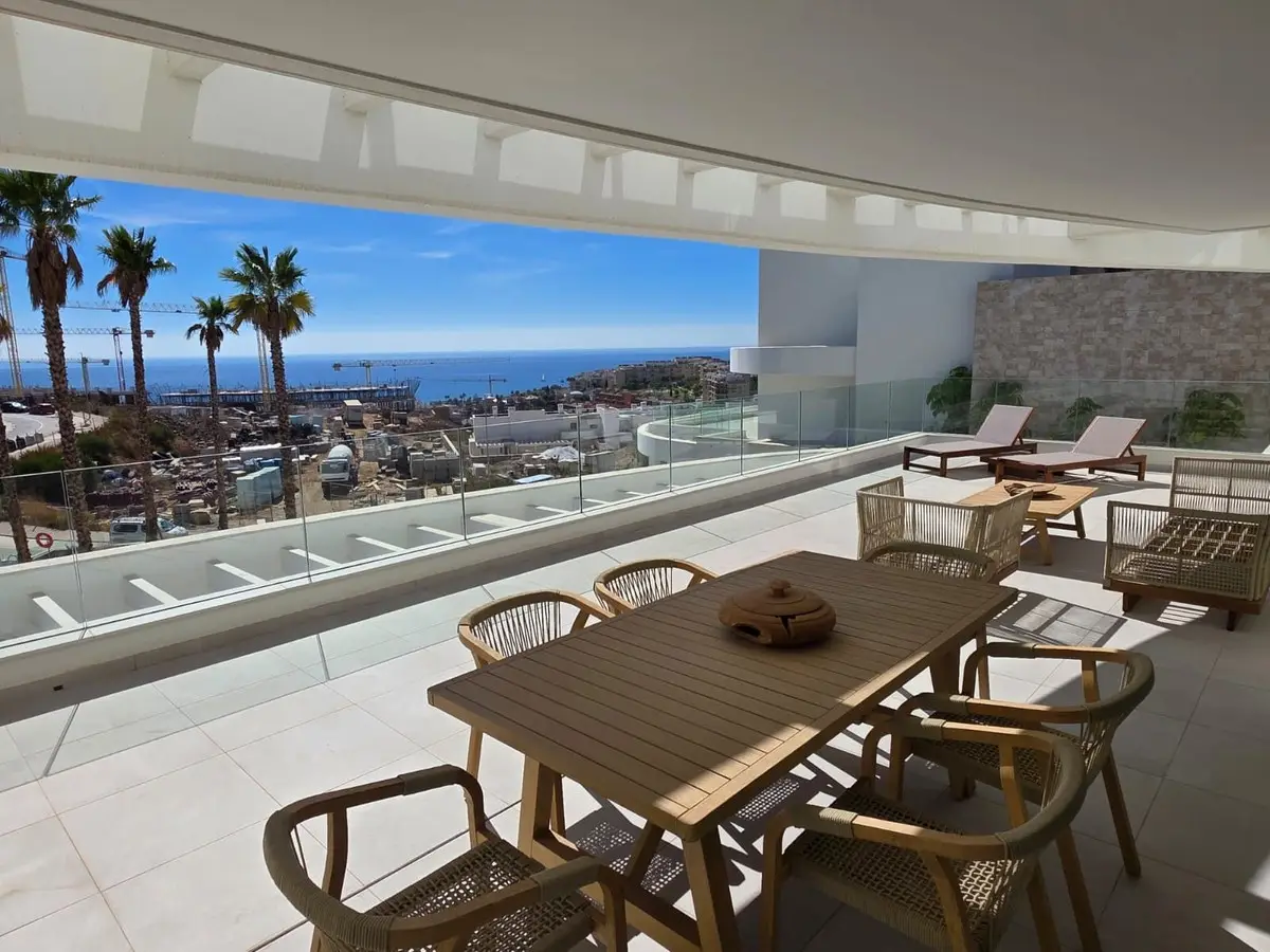 Middle Floor Apartment for sale in La Cala de Mijas — photo 1