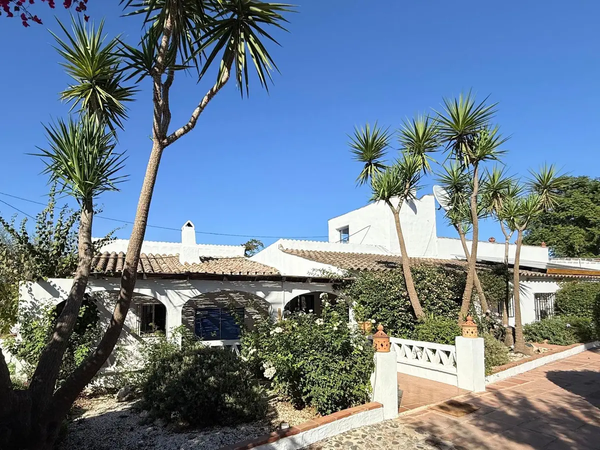 Finca - Cortijo for sale in Coín — photo 1