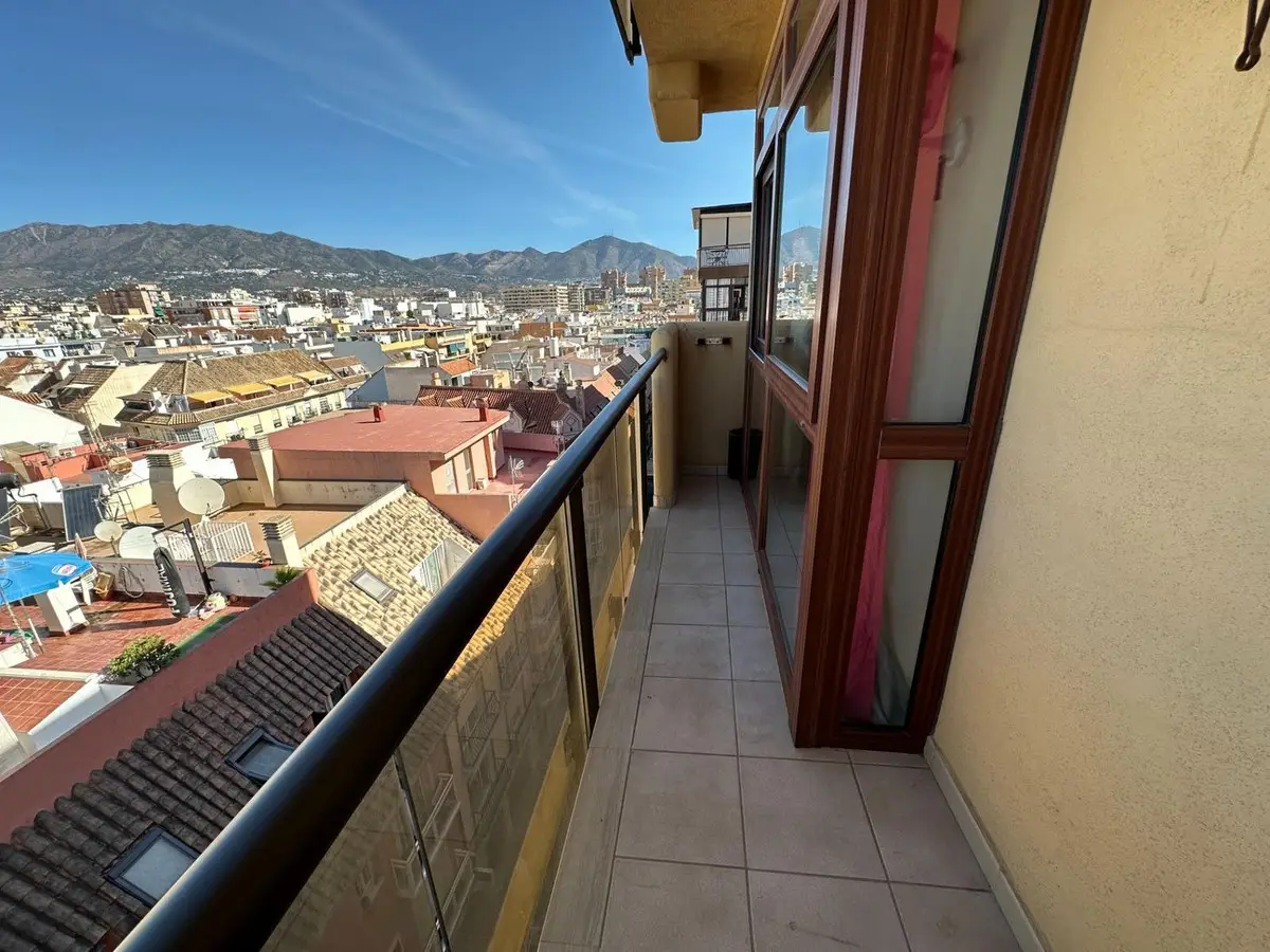 Middle Floor Apartment for sale in Fuengirola — photo 1