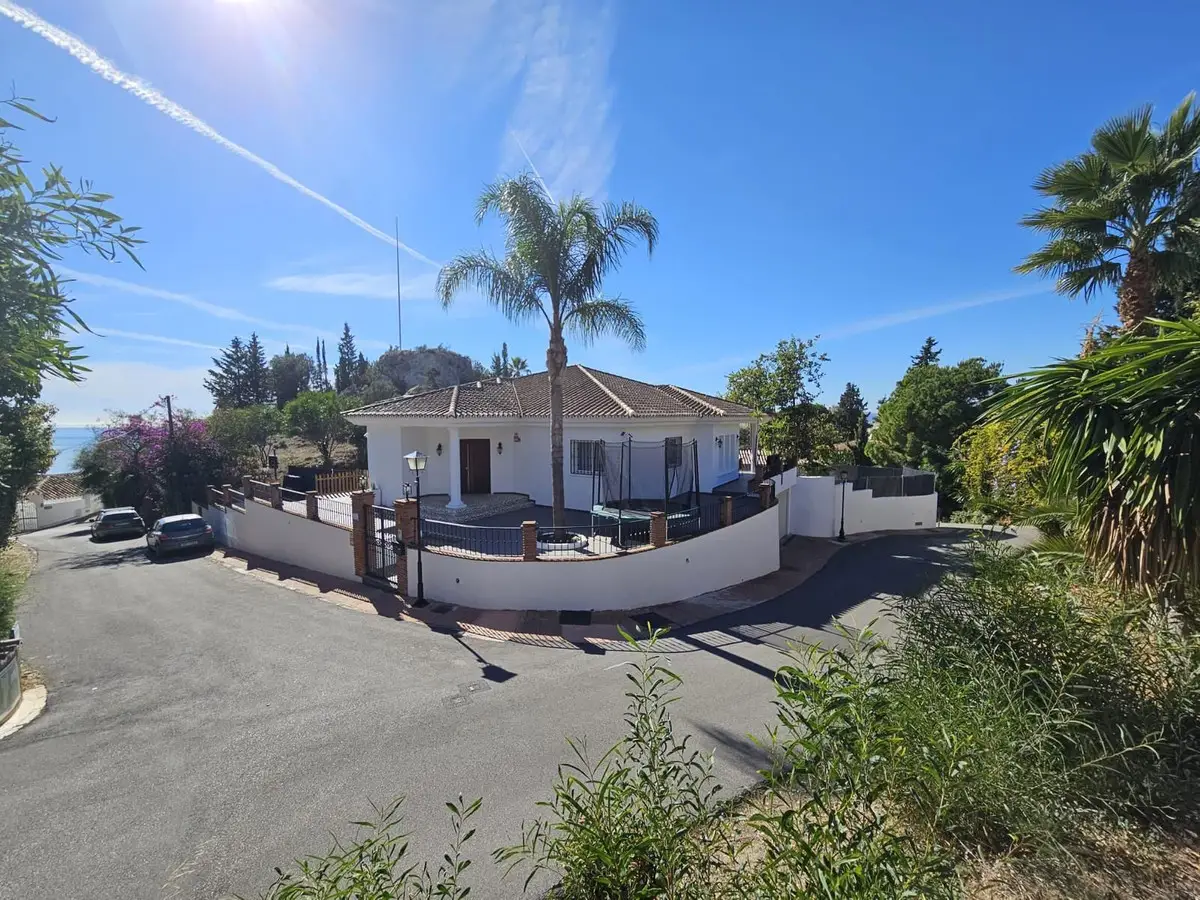 Detached Villa for sale in Benalmadena — photo 1