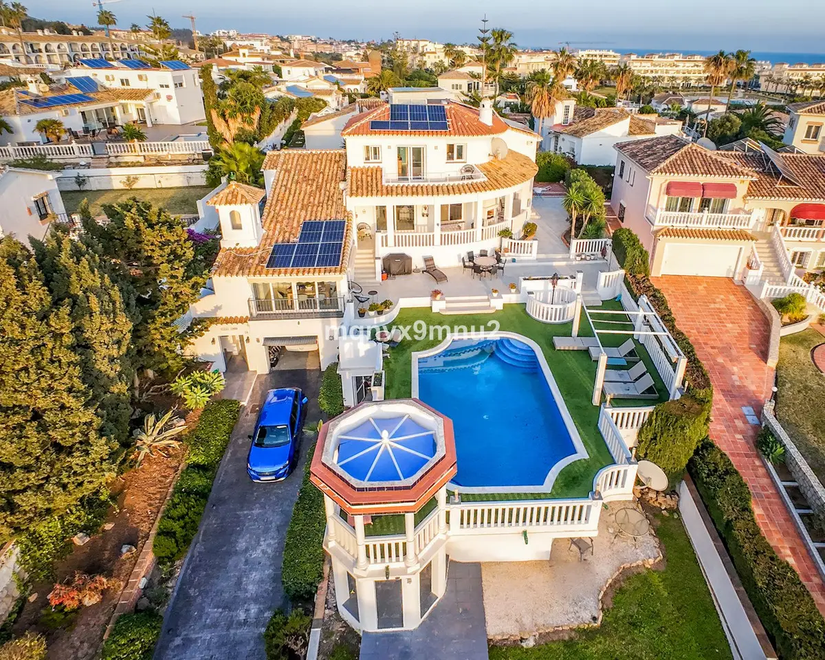 Detached Villa for sale in El Chaparral — photo 1