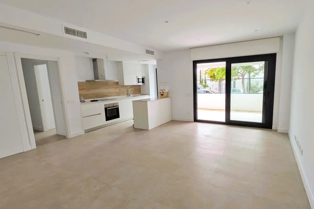 Ground Floor Apartment for sale in Estepona — photo 1