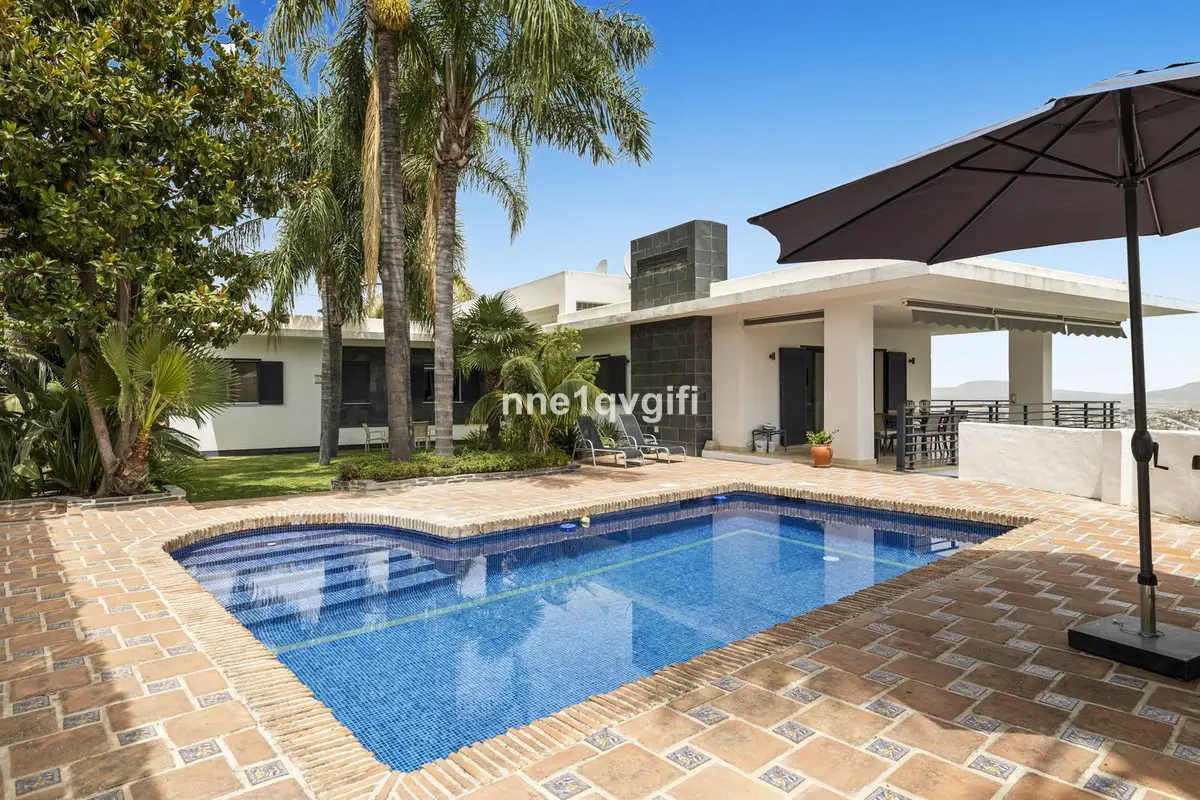 Detached Villa for sale in Coín — photo 1