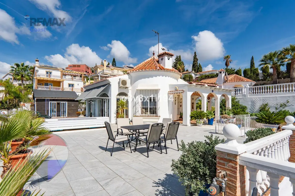 Detached Villa for sale in Benajarafe — photo 1