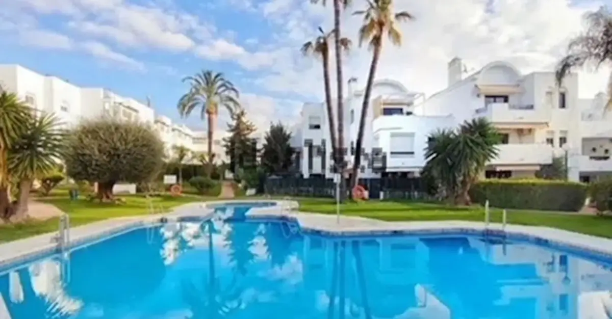 Ground Floor Apartment for sale in Estepona — photo 1