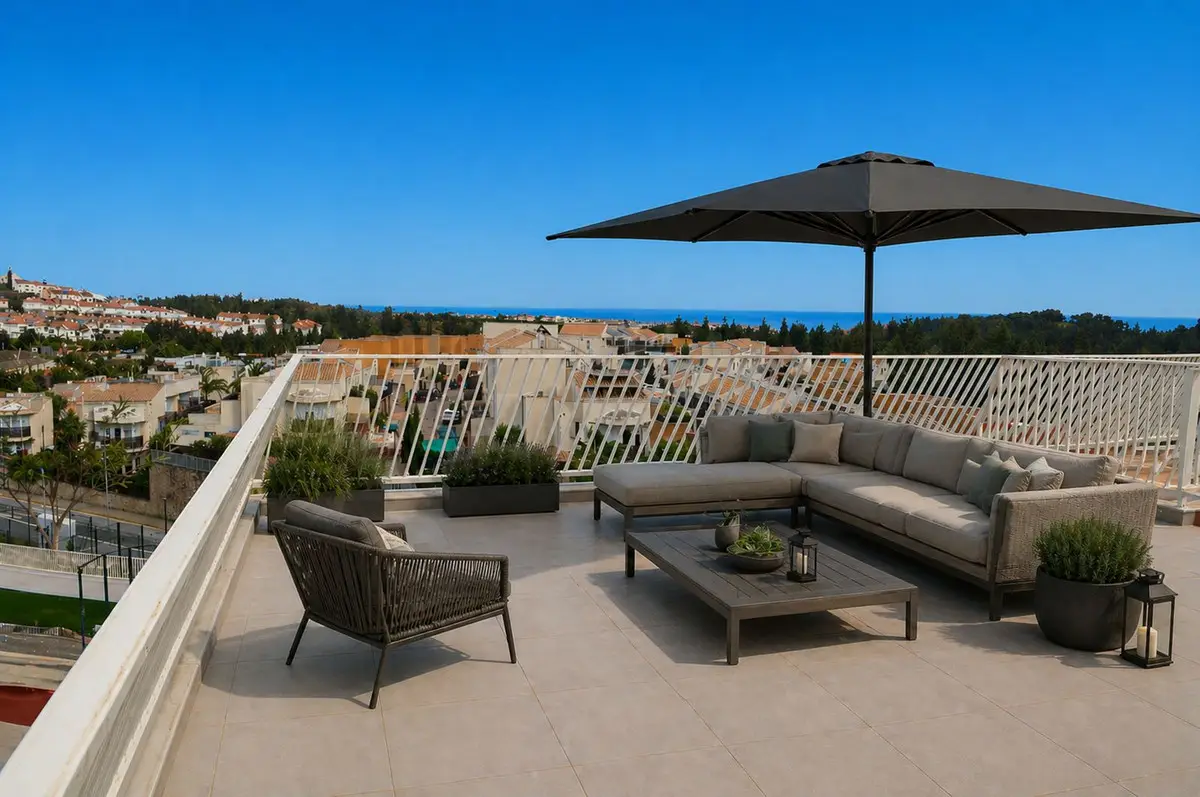 Lejlighed på øverste etage til salg i La Cala de Mijas — foto 1