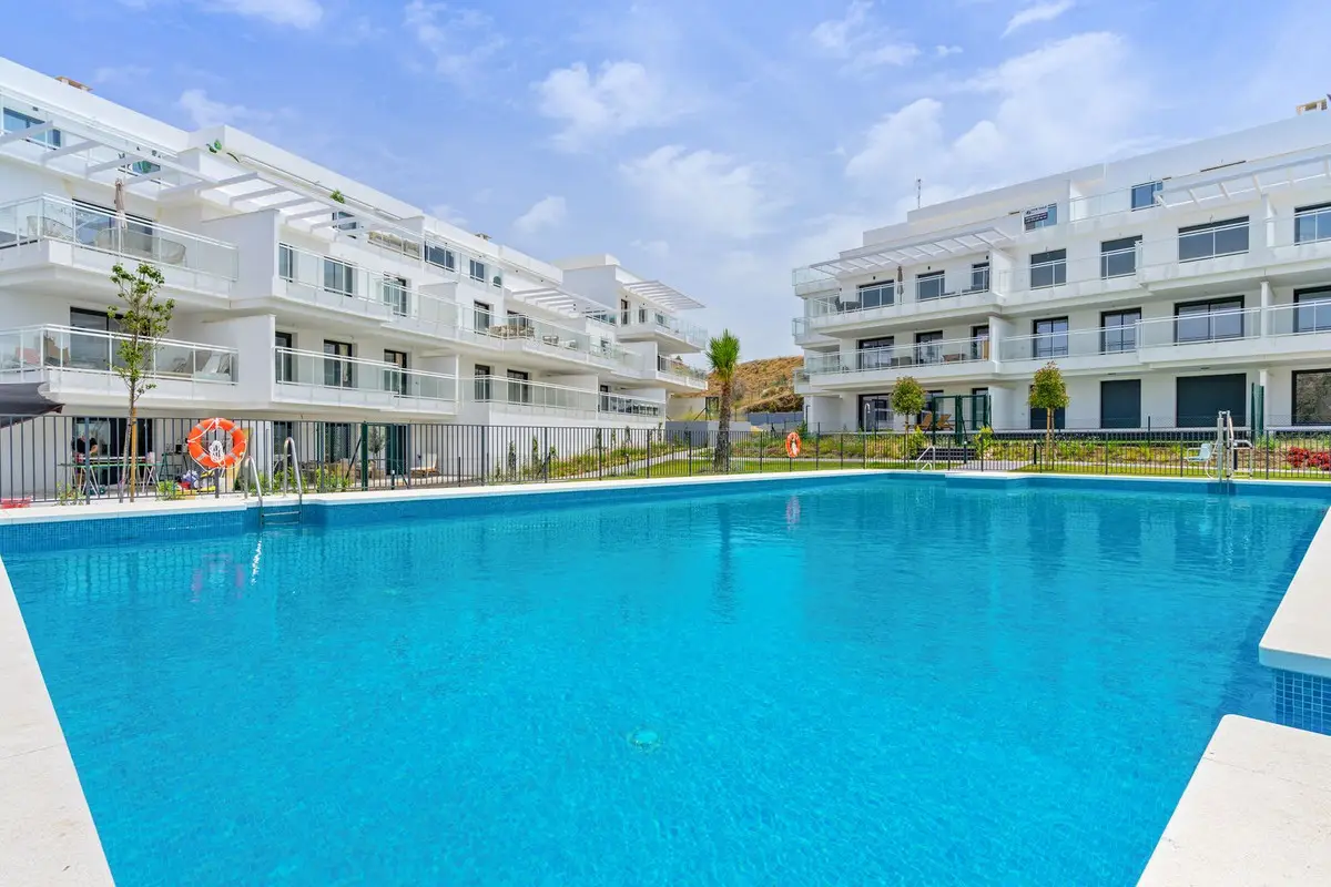 Middle Floor Apartment for sale in La Cala de Mijas — photo 1